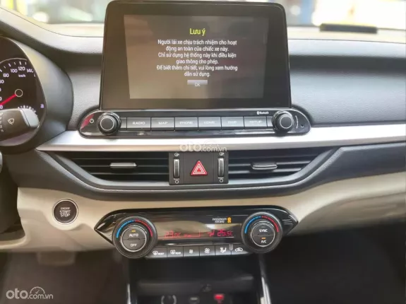 Kia K3 1.6 Luxury 2021 - Giá tốt, xe êm như mới