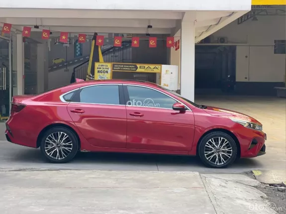 Kia K3 1.6 Luxury 2021 - Giá tốt, xe êm như mới