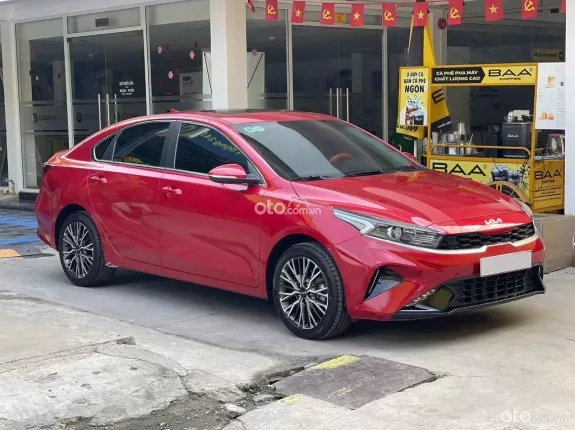 Kia K3 1.6 Luxury 2021 - Giá tốt, xe êm như mới