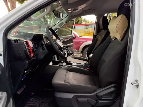 Ford Ranger XLS 2.0L 4x4 AT 2024 - Như chiếc xe mới