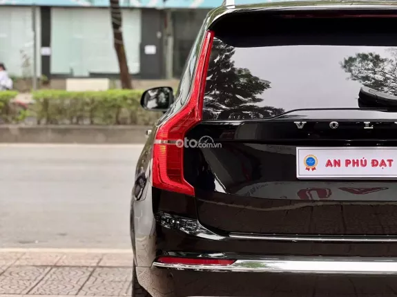 Volvo XC90 T8 Hybrid Recharge AWD 2020 - Xe màu đen, nội thất nâu da bò
