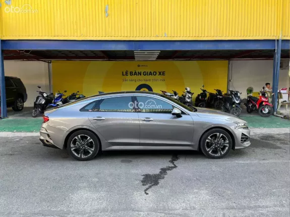 Kia K5 2.0 Premium 2022 - Xe gia đình sử dụng kỹ, ODO chuẩn thấp