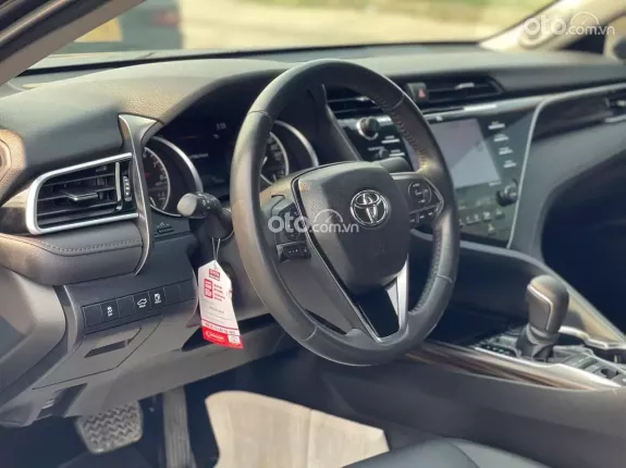 Toyota Camry 2.5Q 2020 - New mới về trào bán ngay