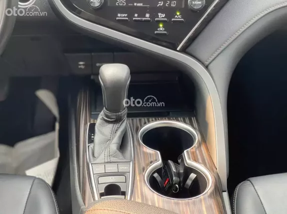 Toyota Camry 2.5Q 2020 - New mới về trào bán ngay