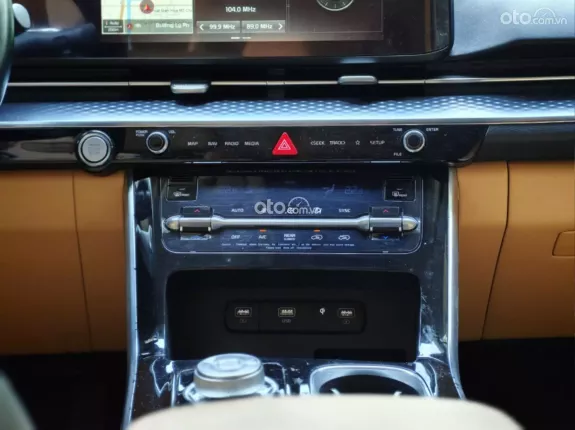 Kia Carnival 2.2D Premium 2022 - Máy dầu