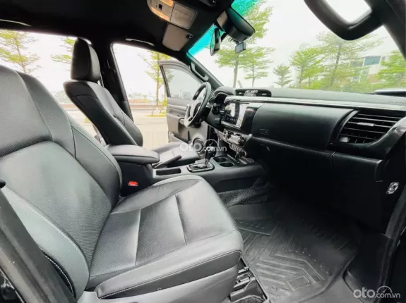 Toyota Hilux 2.8L 4x4 AT Adventure 2024 - Mới