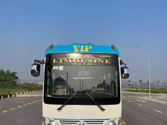 Hyundai Grand Starex 2.5 MT 2019 - Bán Hyundai Tracomeco 29 chỗ thân rộng đời 2019. Xe đẹp
