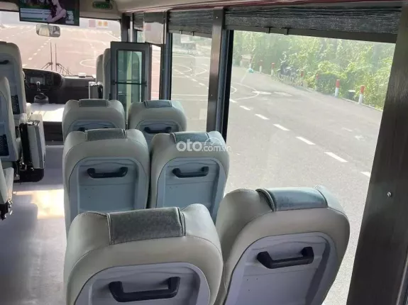Hyundai Grand Starex 2.5 MT 2019 - Bán Hyundai Tracomeco 29 chỗ thân rộng đời 2019. Xe đẹp