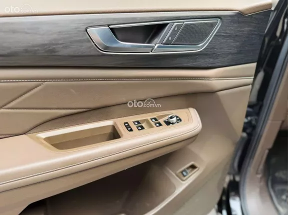 Volkswagen Viloran Luxury 2024 - Xe đẹp bản Luxury, nội thất nâu