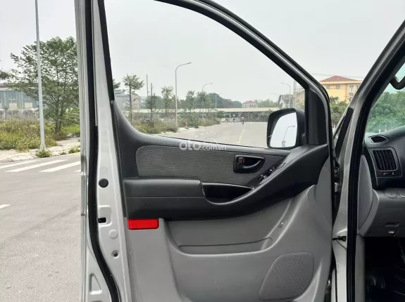 Hyundai Grand Starex 2.5 MT 2016 - Bán Starex tải van 6 chỗ, tải 670kg đời 2016