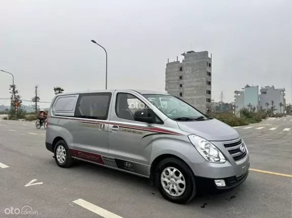 Hyundai Grand Starex 2.5 MT 2016 - Bán Starex tải van 6 chỗ, tải 670kg đời 2016