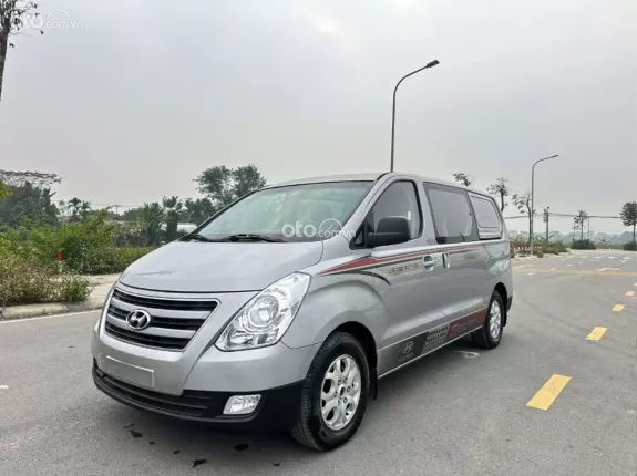 Hyundai Grand Starex 2.5 MT 2016 - Bán Starex tải van 6 chỗ, tải 670kg đời 2016