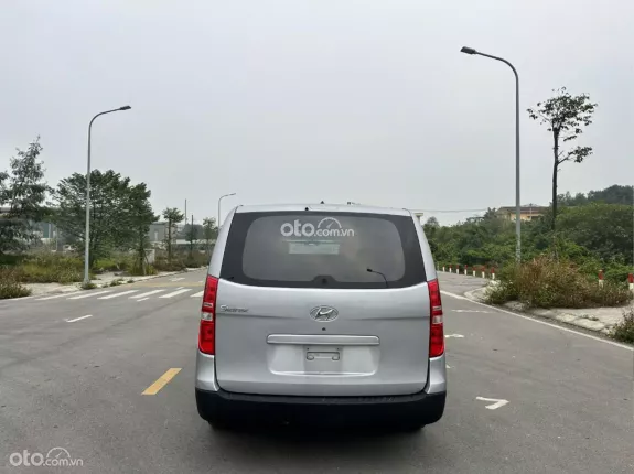 Hyundai Grand Starex 2.5 MT 2016 - Bán Starex tải van 6 chỗ, tải 670kg đời 2016