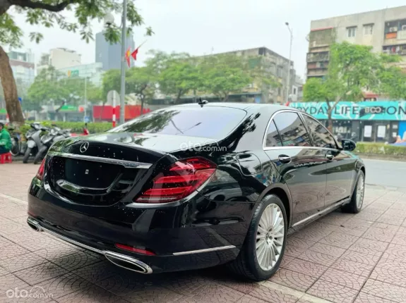 Mercedes-Benz S450L Luxury 2020 - Xe đen nội thất nâu sang trọng