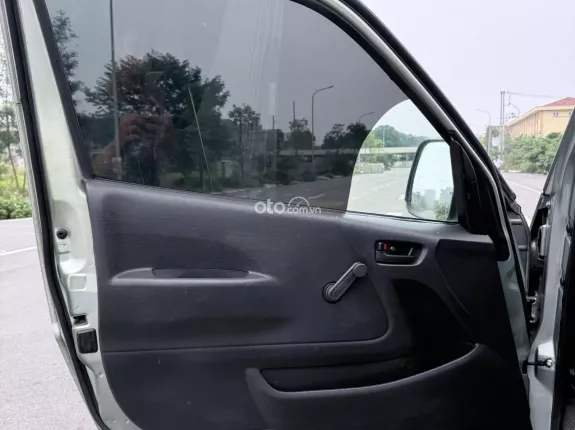 Toyota Hiace 2011 - Bán Hiace tải van 3 chỗ đời 2011, máy xăng, tải 900kg