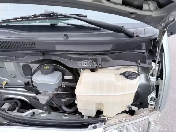 Toyota Hiace 2011 - Bán Hiace tải van 3 chỗ đời 2011, máy xăng, tải 900kg