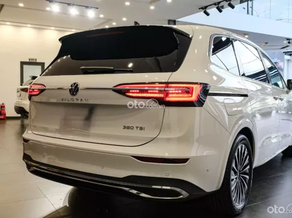 Volkswagen Viloran Luxury 2025 - Xe màu trắng nội thất nâu, liên hệ em giá tốt