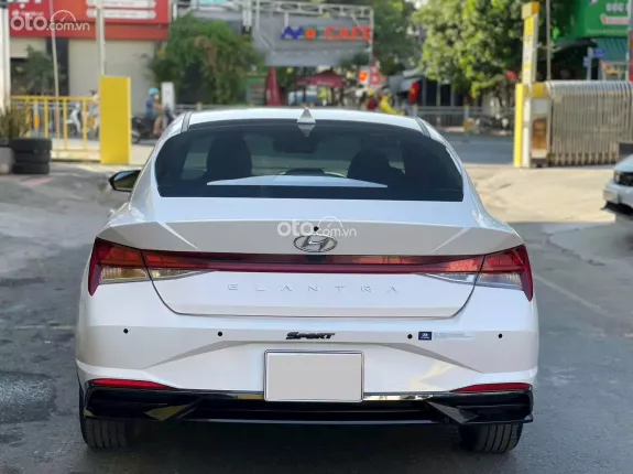 Hyundai Elantra 1.6 AT Đặc biệt 2024 - Thể thao