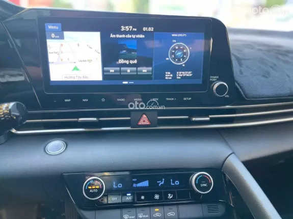 Hyundai Elantra 1.6 AT Đặc biệt 2024 - Thể thao