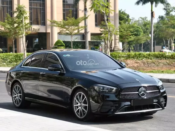 Mercedes-Benz E300 AMG 2021 - MERCEDES E300 AMG
