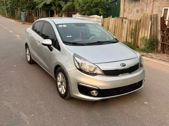 Kia Rio 1.4MT 2015 - Xe tư nhân, xe đại chất, không lỗi. Máy số keo chỉ zin. Nội ngoại thất đẹp. Có màn hình