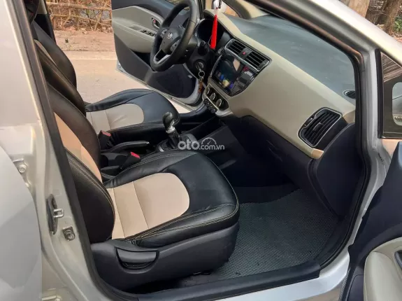 Kia Rio 1.4MT 2015 - Xe tư nhân, xe đại chất, không lỗi. Máy số keo chỉ zin. Nội ngoại thất đẹp. Có màn hình