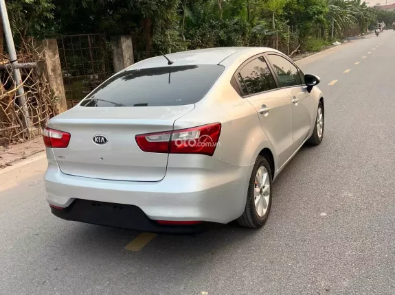 Kia Rio 1.4MT 2015 - Xe tư nhân, xe đại chất, không lỗi. Máy số keo chỉ zin. Nội ngoại thất đẹp. Có màn hình