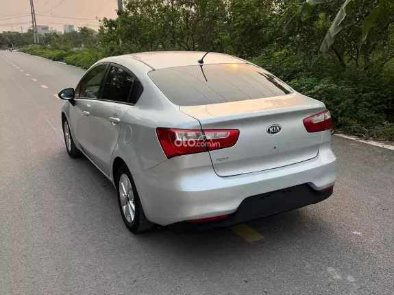 Kia Rio 1.4MT 2015 - Xe tư nhân, xe đại chất, không lỗi. Máy số keo chỉ zin. Nội ngoại thất đẹp. Có màn hình
