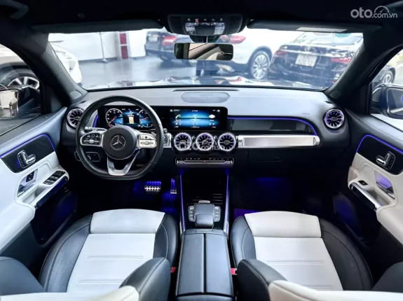 Mercedes-Benz GLB 200 AMG 2022 - Mercedes GLB200 AMG Form thể thao, nội thất sang xịn