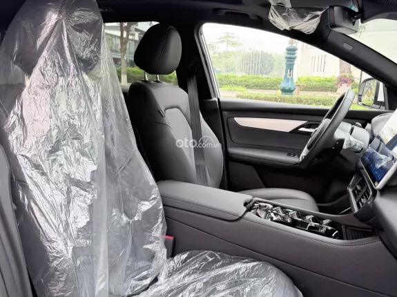 VinFast VF8 Plus 2024 - SUV điện chạy ít km như mới