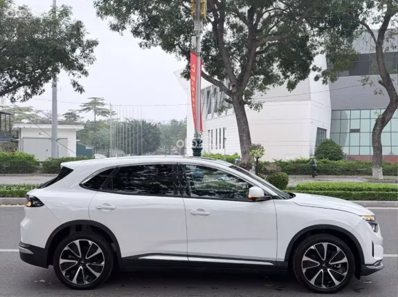 VinFast VF8 Plus 2024 - SUV điện chạy ít km như mới
