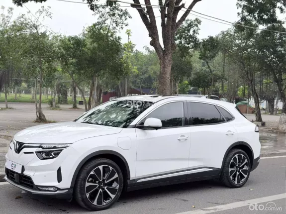 VinFast VF8 Plus 2024 - SUV điện chạy ít km như mới