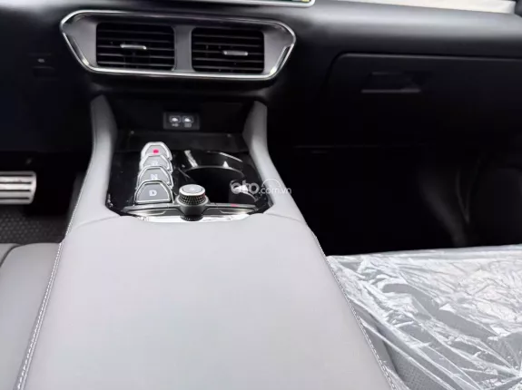 VinFast VF8 Plus 2024 - SUV điện chạy ít km như mới