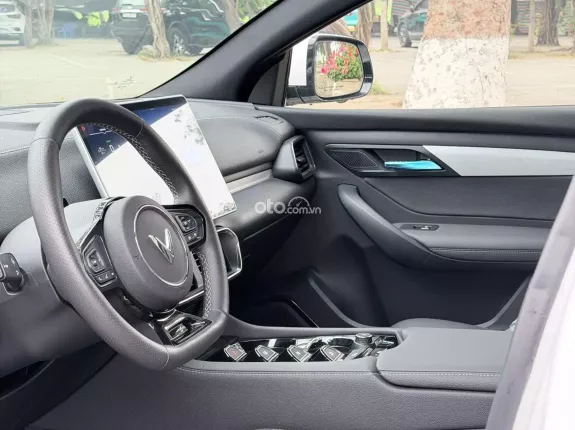 VinFast VF8 Plus 2024 - SUV điện chạy ít km như mới