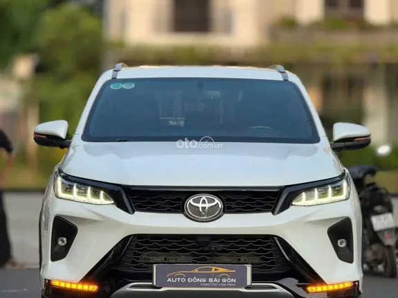 Toyota Fortuner 2.4 AT 4x2 Legender 2021 - Chủ đi giữ gìn, giá tốt thương lượng