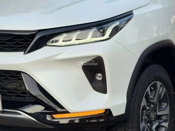 Toyota Fortuner 2.4 AT 4x2 Legender 2021 - Chủ đi giữ gìn, giá tốt thương lượng