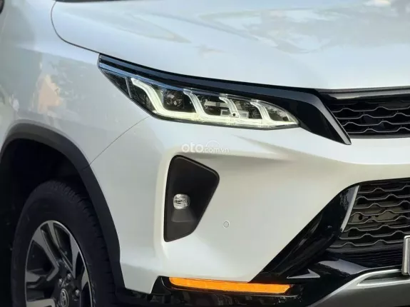Toyota Fortuner 2.4 AT 4x2 Legender 2021 - Chủ đi giữ gìn, giá tốt thương lượng