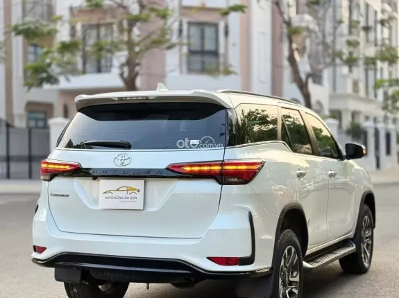 Toyota Fortuner 2.4 AT 4x2 Legender 2021 - Chủ đi giữ gìn, giá tốt thương lượng