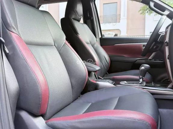 Toyota Fortuner 2.4 AT 4x2 Legender 2021 - Chủ đi giữ gìn, giá tốt thương lượng