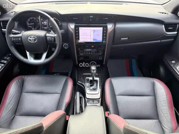 Toyota Fortuner 2.4 AT 4x2 Legender 2021 - Chủ đi giữ gìn, giá tốt thương lượng