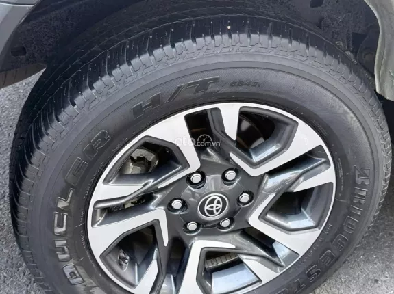 Toyota Fortuner 2.4 AT 4x2 Legender 2021 - Chủ đi giữ gìn, giá tốt thương lượng