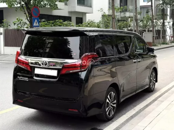 Toyota Alphard Executive Lounge 2019 - Toyota Alphard 2020