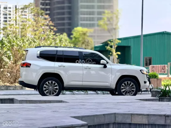 Toyota Land Cruiser V6 3.5L TURBO 2023 - Xe cực đẹp, nội thất kem