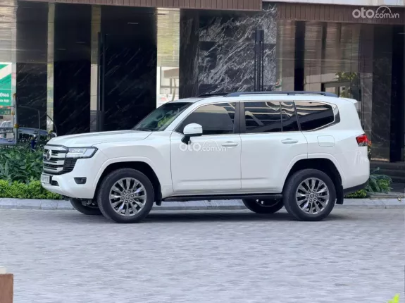Toyota Land Cruiser V6 3.5L TURBO 2023 - Xe cực đẹp, nội thất kem