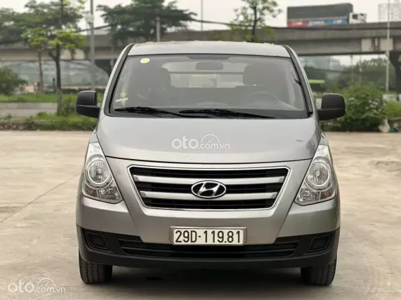 Hyundai Grand Starex 2.5 MT 2017 - Hyundai Grand Starex 2017 Van 2.5 máy dầu, số sàn cực chất!