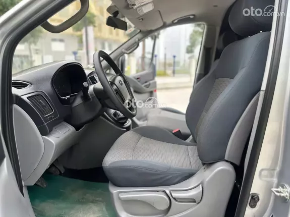 Hyundai Grand Starex 2.5 MT 2017 - Hyundai Grand Starex 2017 Van 2.5 máy dầu, số sàn cực chất!