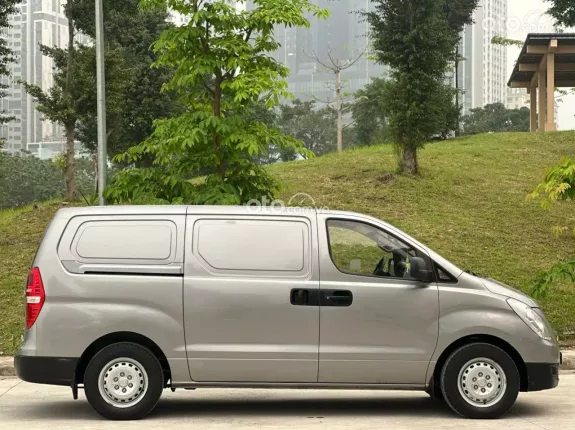 Hyundai Grand Starex 2.5 MT 2017 - Hyundai Grand Starex 2017 Van 2.5 máy dầu, số sàn cực chất!