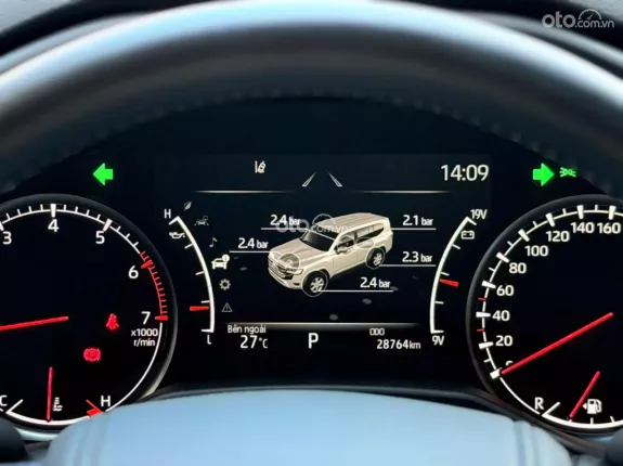 Toyota Land Cruiser V6 3.5L TURBO 2023 - Xe màu trắng nội thất kem
