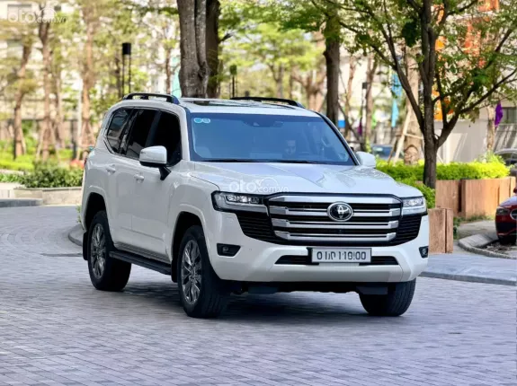 Toyota Land Cruiser V6 3.5L TURBO 2023 - Xe màu trắng nội thất kem