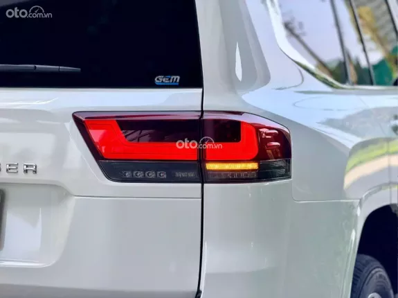Toyota Land Cruiser V6 3.5L TURBO 2023 - Xe màu trắng nội thất kem